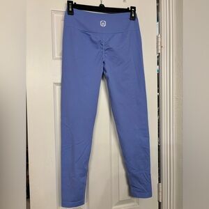 BRAND NEW buttery soft women’s medium size Lavender leggings